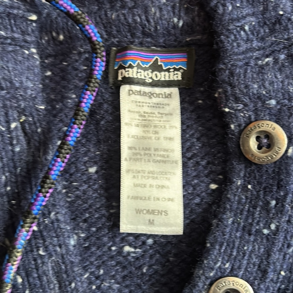Wool Patagonia Sweater with Red Trim - Picture 2 of 3